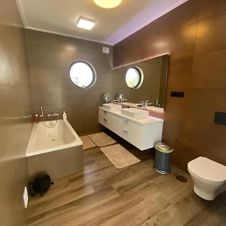 Willa Luxury With Heated Pool & Panoramic Ocean & Valley Views *