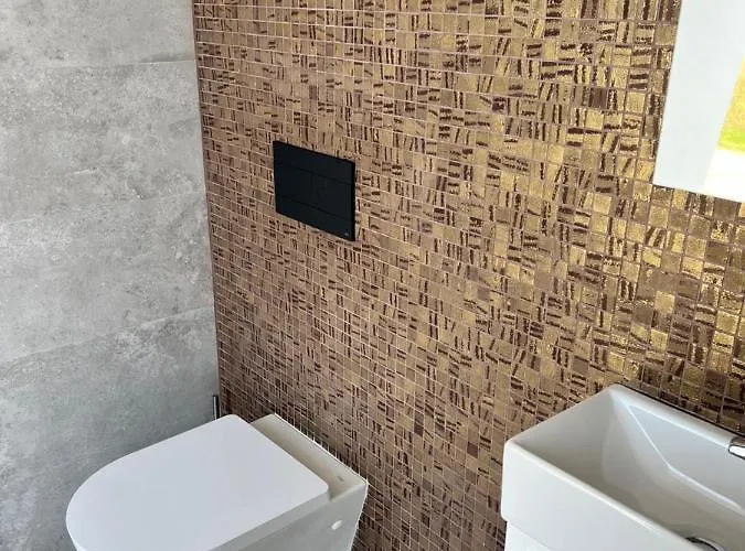 Luxury With Heated Pool & Panoramic Ocean & Valley Views