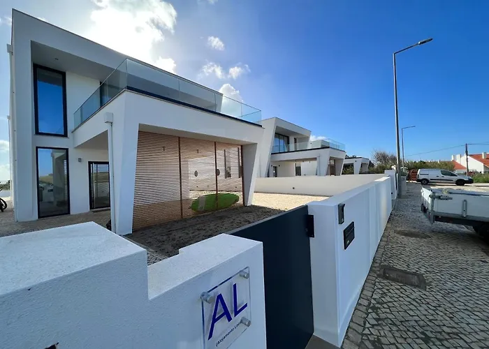 Luxury With Heated Pool & Panoramic Ocean & Valley Views Villa